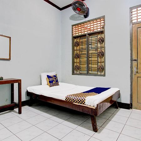 Spot On 94085 Hotel Agung بوروكيرتو المظهر الخارجي الصورة
