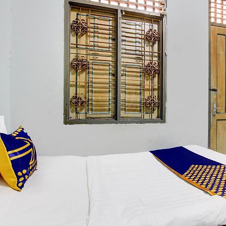 Spot On 94085 Hotel Agung بوروكيرتو المظهر الخارجي الصورة