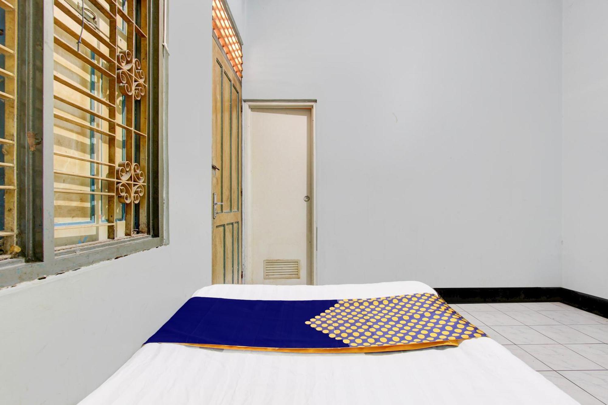 Spot On 94085 Hotel Agung بوروكيرتو المظهر الخارجي الصورة