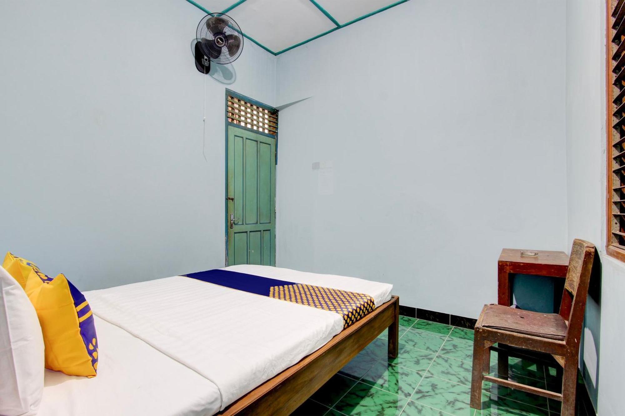 Spot On 94085 Hotel Agung بوروكيرتو المظهر الخارجي الصورة