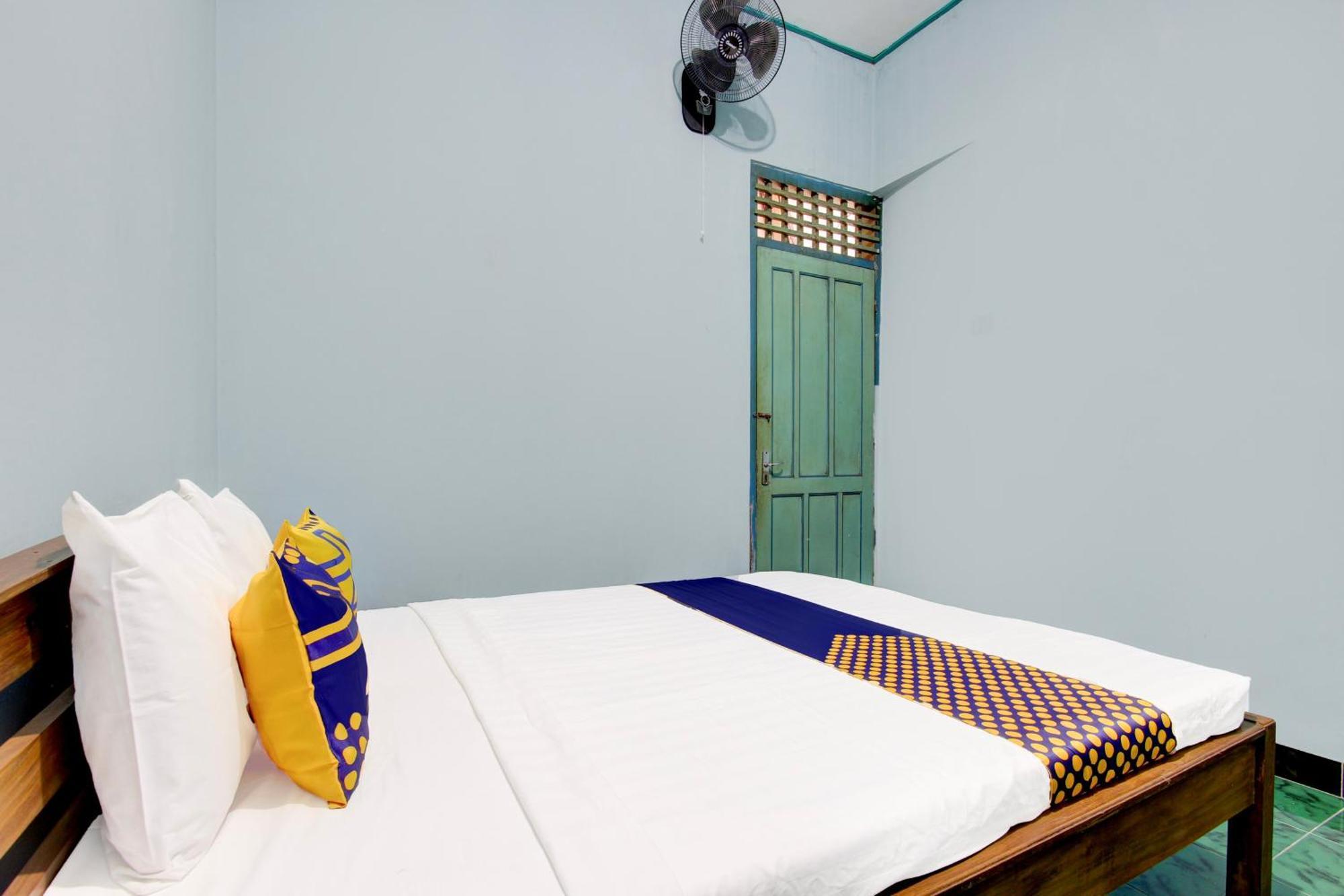 Spot On 94085 Hotel Agung بوروكيرتو المظهر الخارجي الصورة