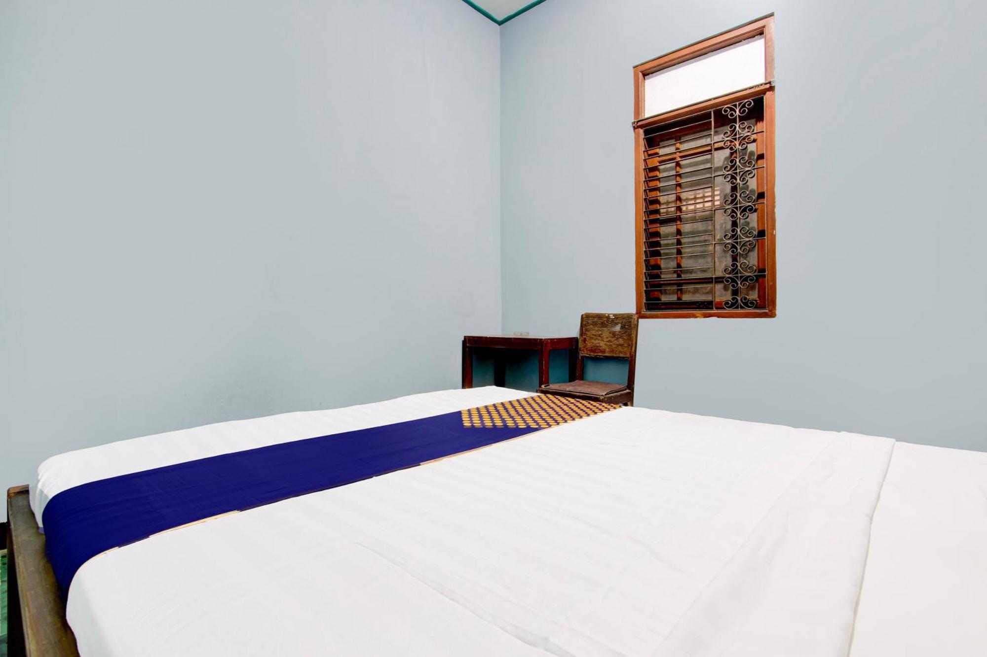 Spot On 94085 Hotel Agung بوروكيرتو المظهر الخارجي الصورة